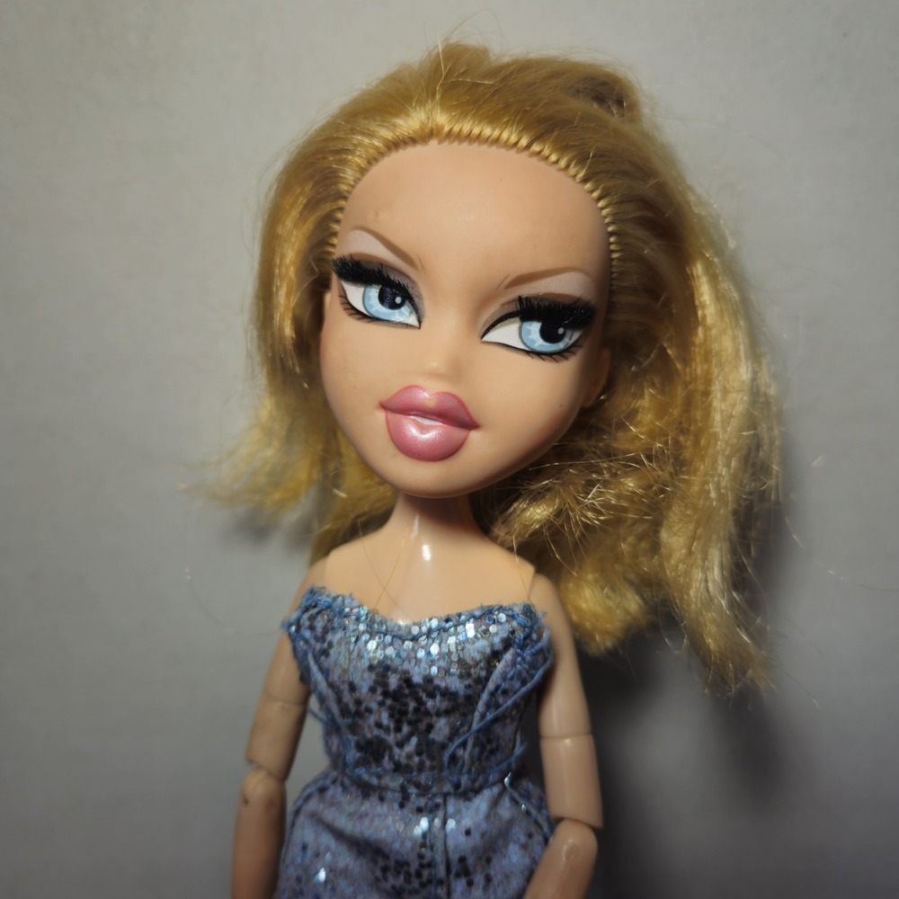 TLC Bratz The Movie 2007 Yasmin & Cloe Doll Rooted Lashes Gold Blue Articulated - Picture 11 of 16